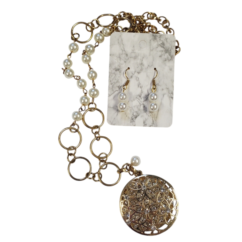 Women's Gold and Pearl Necklace and Earring Set